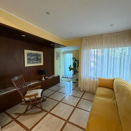 Affittacamere Da Francesca Guestrooms 3*