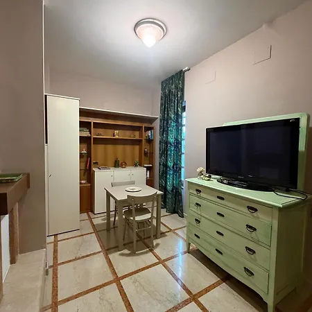 Da Francesca Guestrooms Affittacamere 3*